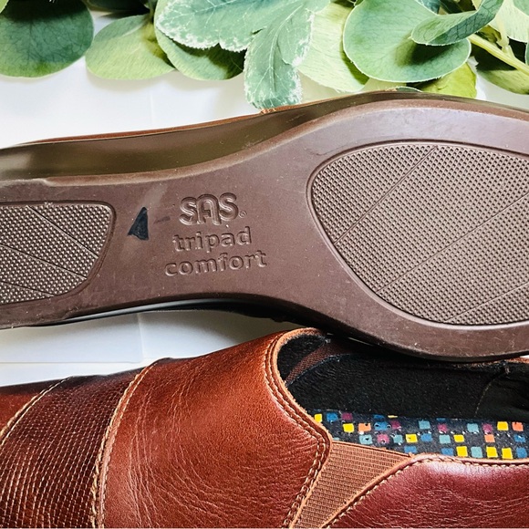 SAS Nora Slip On Brown Leather Loafer, Size 7.5 M - Picture 2 of 9